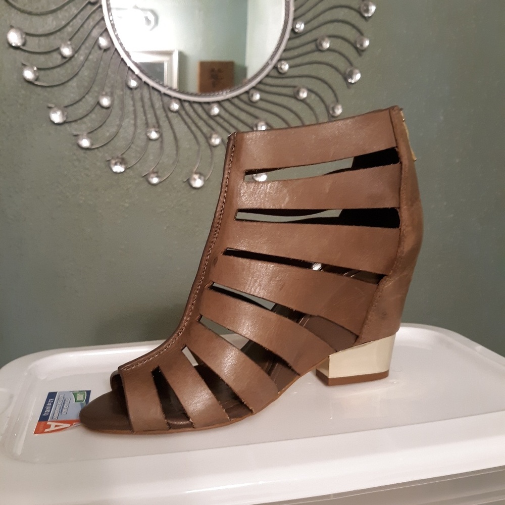 BCBG sandals ( brownish tan color)